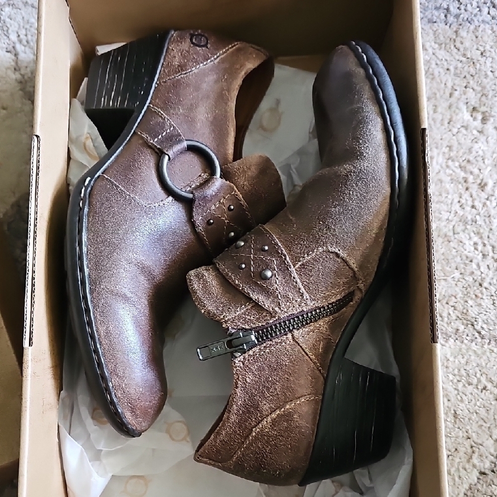 Born Lorlei Womens Sz 6.5 Brown Leather Studded Harness Side Zip Ankle Booties